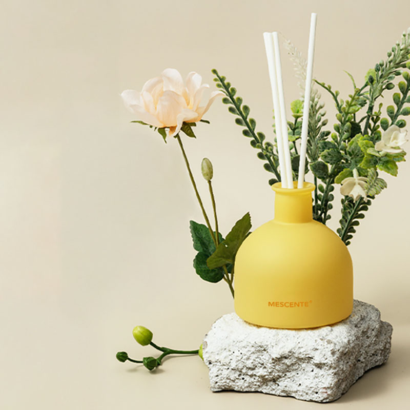 M&Scent hotsale wewangian mewah aroma minyak esensial reed diffuser dengan batang rotan