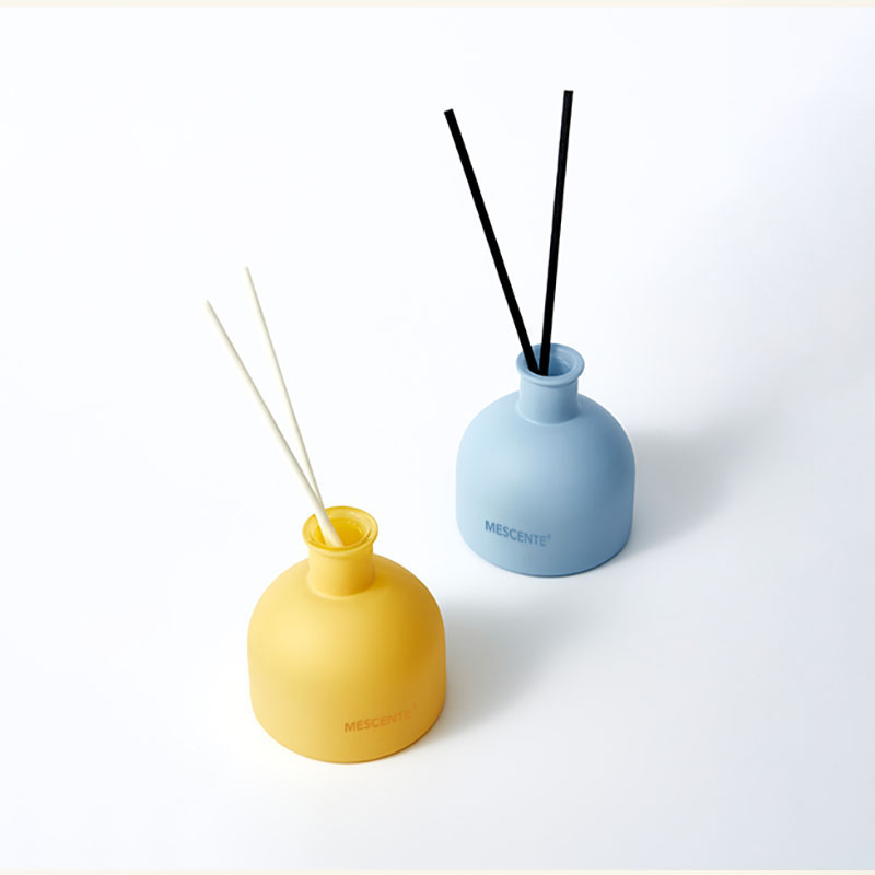 M&Scent hotsale wewangian mewah aroma minyak esensial reed diffuser dengan batang rotan