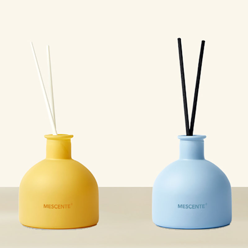 M&Scent hotsale wewangian mewah aroma minyak esensial reed diffuser dengan batang rotan