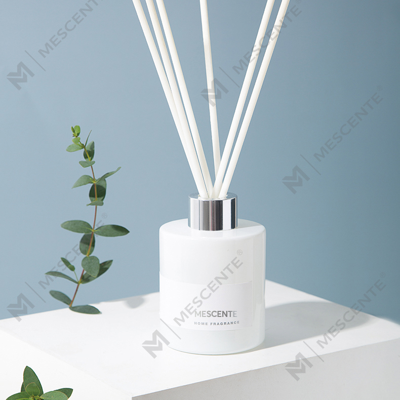 M&Scent Grosir Mewah Label Pribadi Bunga Hias Tongkat Fiber Reed Diffuser dengan Stopper