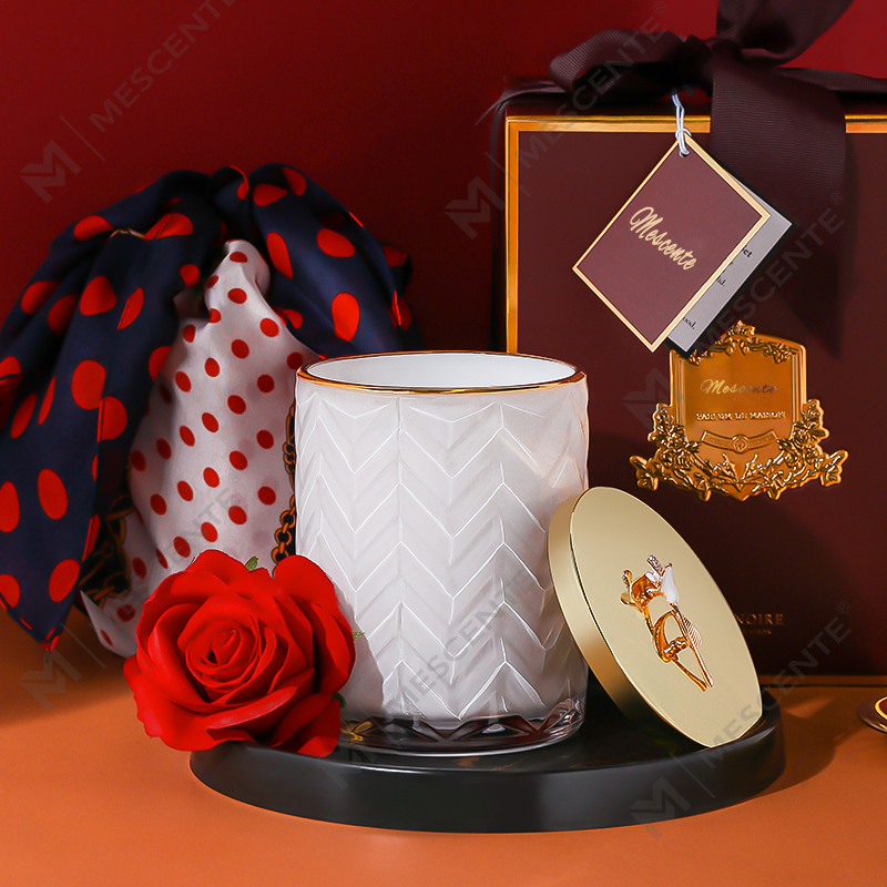 M&Scent Partai Besar Kustom Label Pribadi Wadah Aromaterapi Wangi Wangi Aroma Lilin Kedelai Dengan Kristal