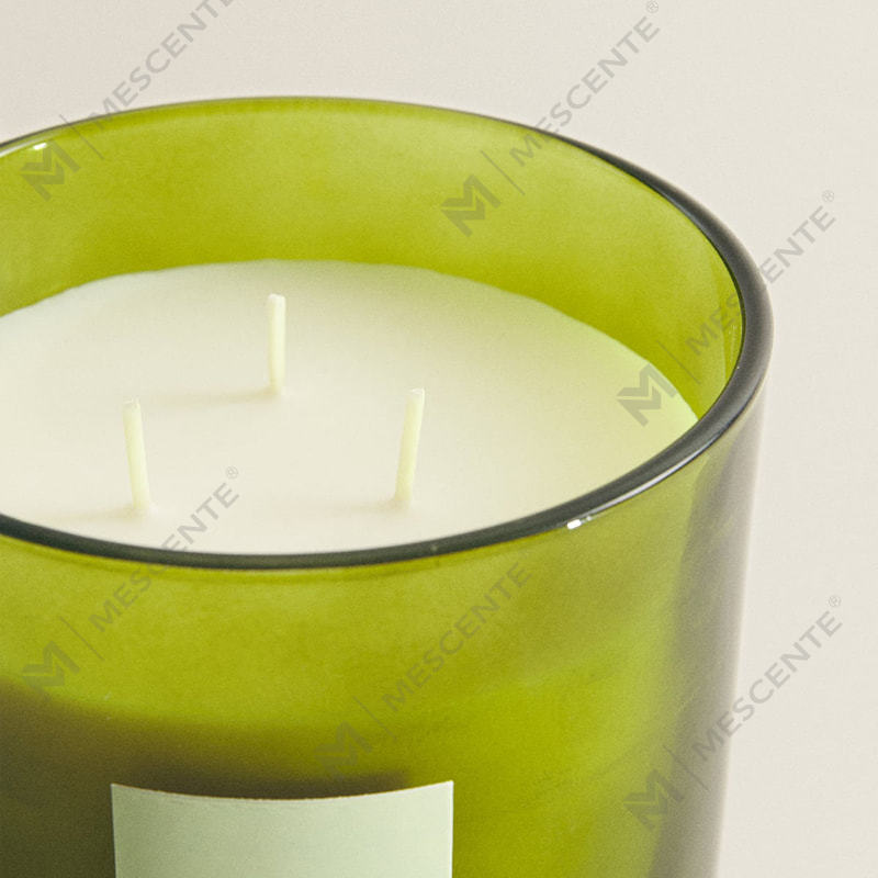 M&Scent Party Lilin Cendana Beraroma Santai, Lilin Pria Isi Ulang A29273