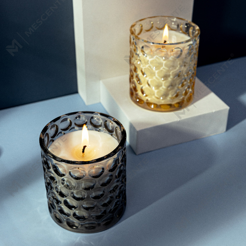 Lilin Kedelai Kaca Berwarna Bening Mewah yang Disesuaikan Label Pribadi Lilin Beraroma Berlabel Citta Dengan Bunga Kering